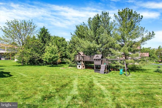 1451 WHEATFIELD DR, York, PA 17408