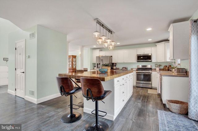 1451 WHEATFIELD DR, York, PA 17408