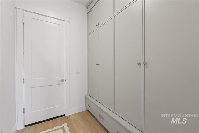 7326 W Runner Stone St, Eagle, ID 83616