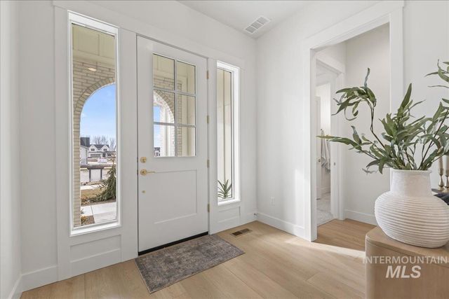 7326 W Runner Stone St, Eagle, ID 83616