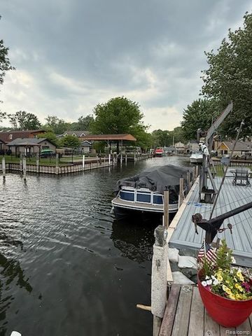 37805 Maplehill Street, Harrison Twp, MI 48045