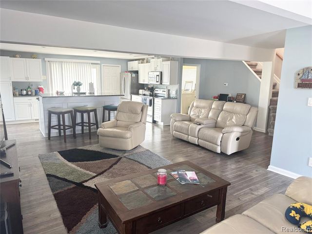 37805 Maplehill Street, Harrison Twp, MI 48045