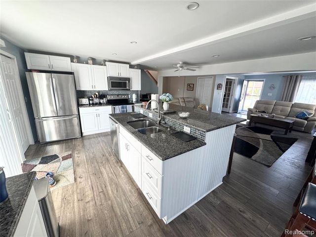 37805 Maplehill Street, Harrison Twp, MI 48045