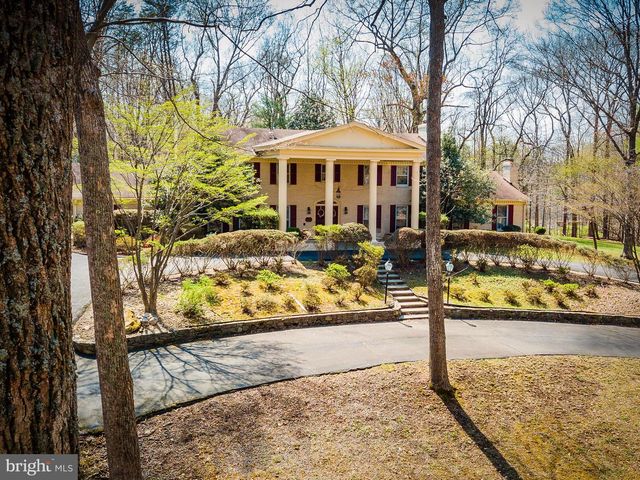 10525 SUMMERWIND LN, Fairfax Station, VA 22039