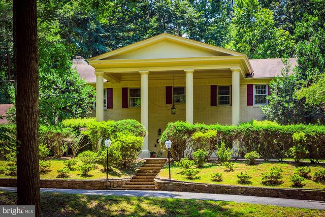 10525 SUMMERWIND LN, Fairfax Station, VA 22039