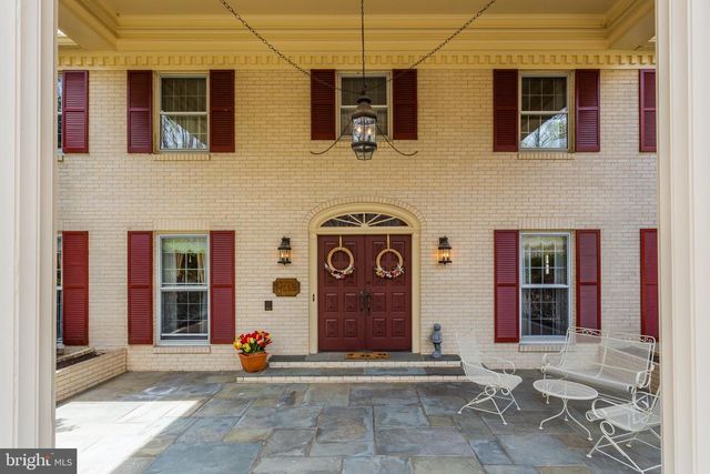 10525 SUMMERWIND LN, Fairfax Station, VA 22039