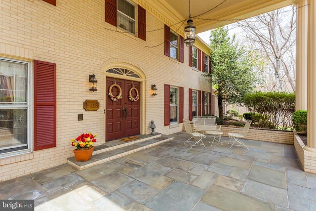 10525 SUMMERWIND LN, Fairfax Station, VA 22039