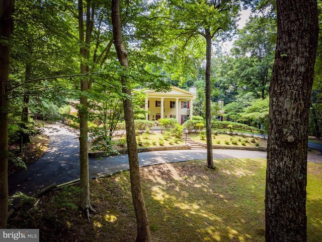 10525 SUMMERWIND LN, Fairfax Station, VA 22039