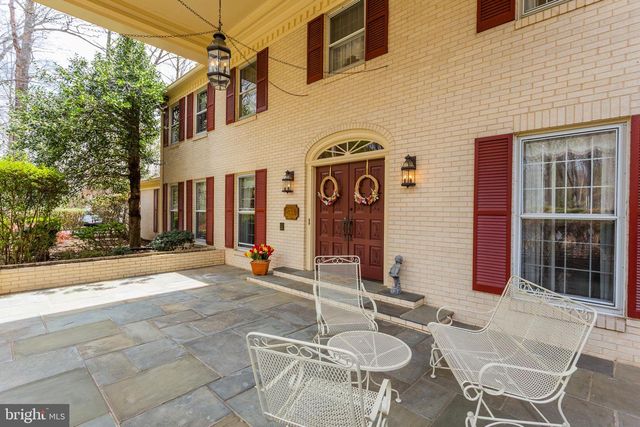 10525 SUMMERWIND LN, Fairfax Station, VA 22039