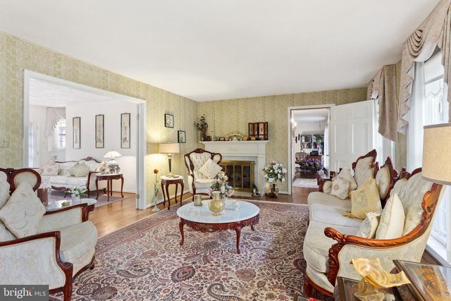 10525 SUMMERWIND LN, Fairfax Station, VA 22039