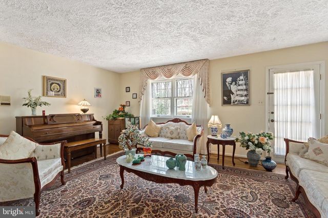 10525 SUMMERWIND LN, Fairfax Station, VA 22039