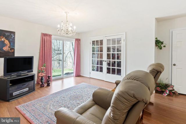10525 SUMMERWIND LN, Fairfax Station, VA 22039
