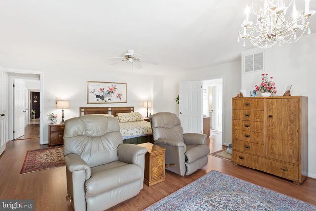 10525 SUMMERWIND LN, Fairfax Station, VA 22039