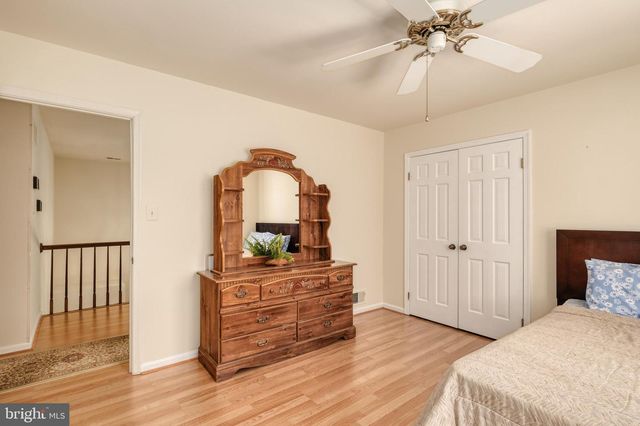 10525 SUMMERWIND LN, Fairfax Station, VA 22039
