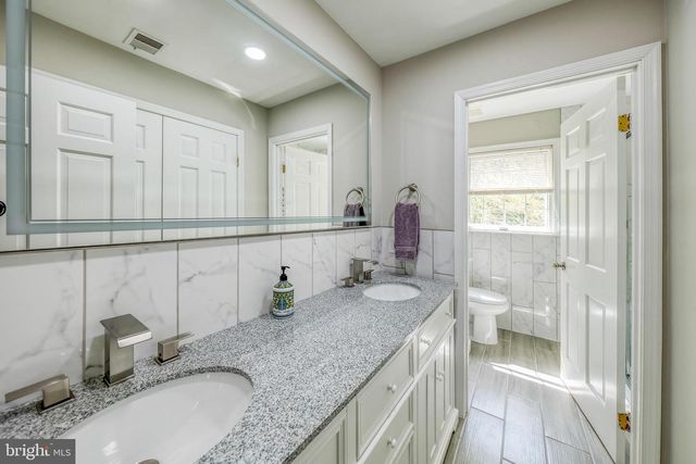 10525 SUMMERWIND LN, Fairfax Station, VA 22039