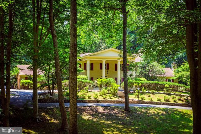10525 SUMMERWIND LN, Fairfax Station, VA 22039