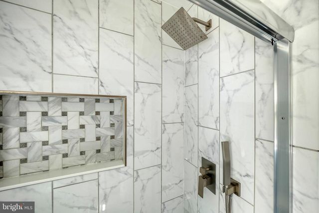 10525 SUMMERWIND LN, Fairfax Station, VA 22039