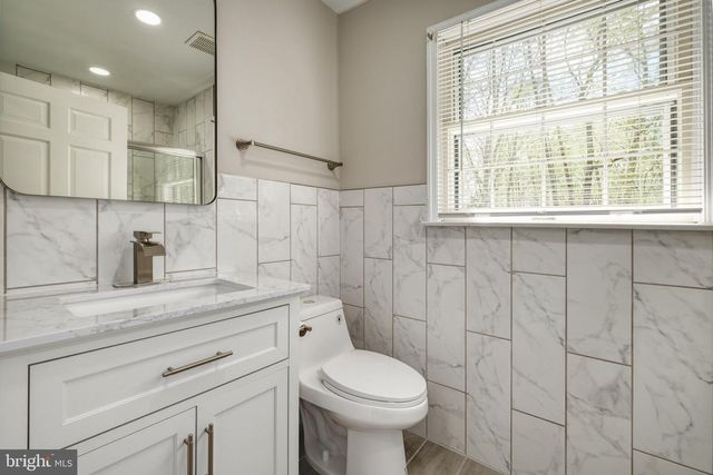 10525 SUMMERWIND LN, Fairfax Station, VA 22039