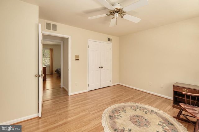 10525 SUMMERWIND LN, Fairfax Station, VA 22039