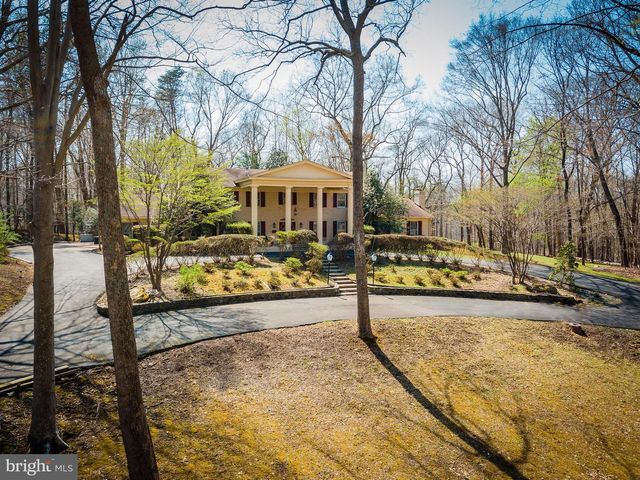 10525 SUMMERWIND LN, Fairfax Station, VA 22039