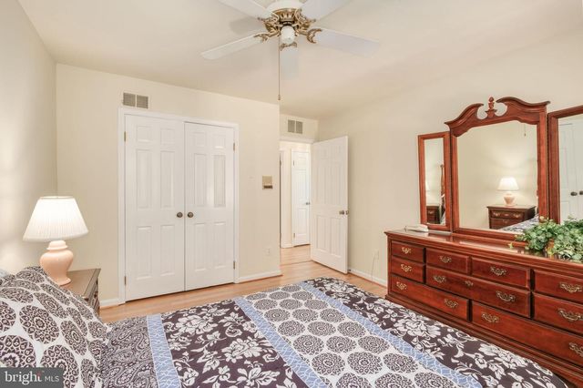 10525 SUMMERWIND LN, Fairfax Station, VA 22039