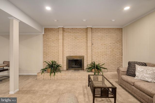 10525 SUMMERWIND LN, Fairfax Station, VA 22039