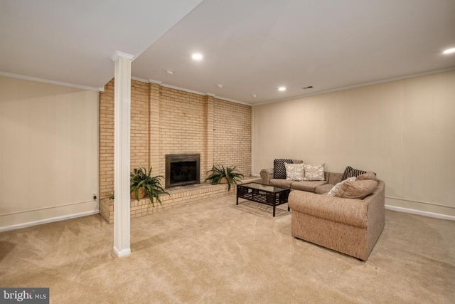 10525 SUMMERWIND LN, Fairfax Station, VA 22039