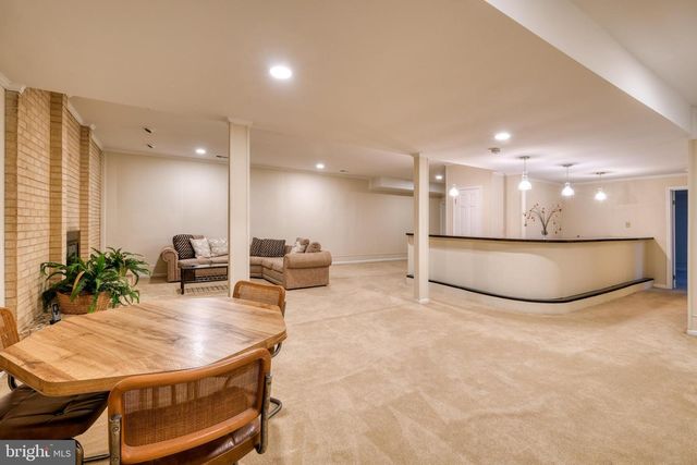10525 SUMMERWIND LN, Fairfax Station, VA 22039