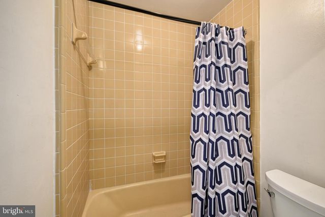 10525 SUMMERWIND LN, Fairfax Station, VA 22039