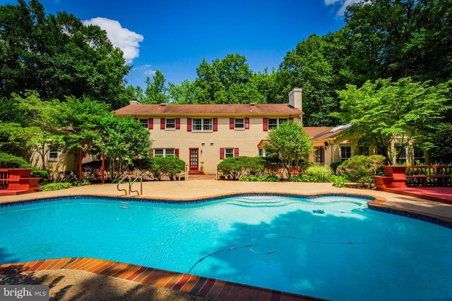 10525 SUMMERWIND LN, Fairfax Station, VA 22039