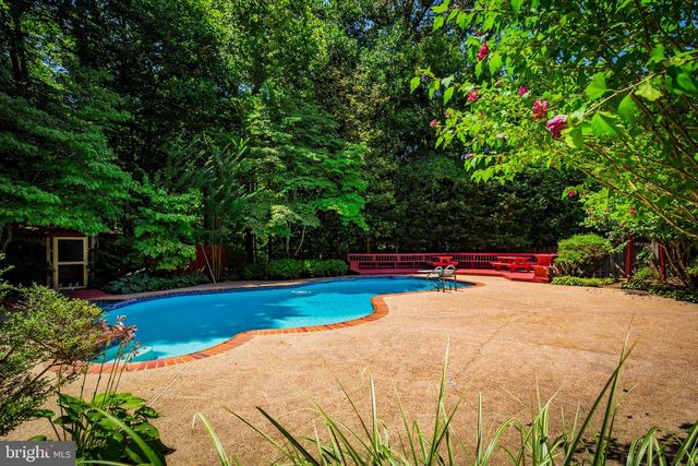 10525 SUMMERWIND LN, Fairfax Station, VA 22039