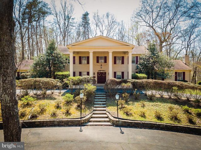10525 SUMMERWIND LN, Fairfax Station, VA 22039