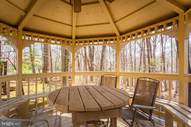 10525 SUMMERWIND LN, Fairfax Station, VA 22039