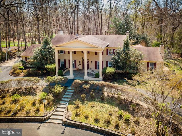 10525 SUMMERWIND LN, Fairfax Station, VA 22039