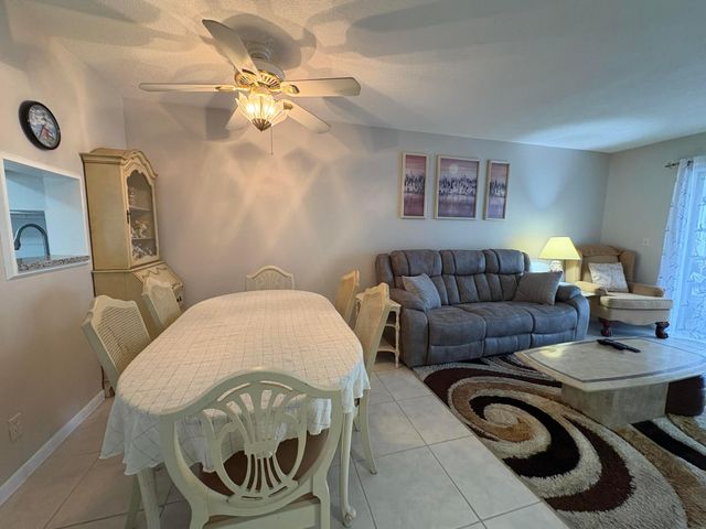 108 NE 20th Avenue NE 206, Boynton Beach, FL 33435