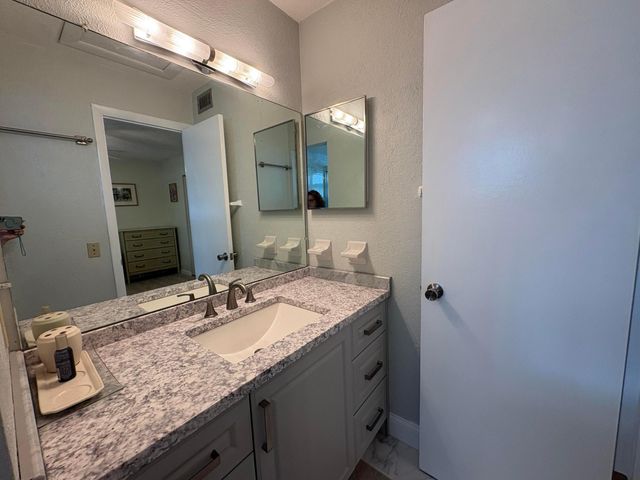 108 NE 20th Avenue NE 206, Boynton Beach, FL 33435