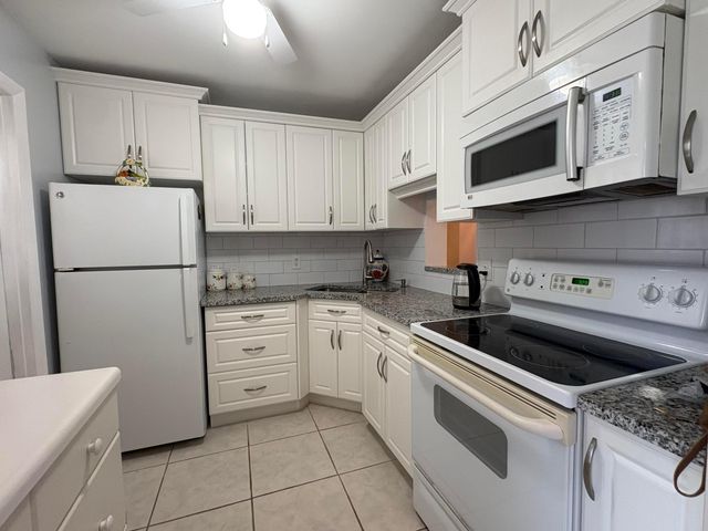 108 NE 20th Avenue NE 206, Boynton Beach, FL 33435