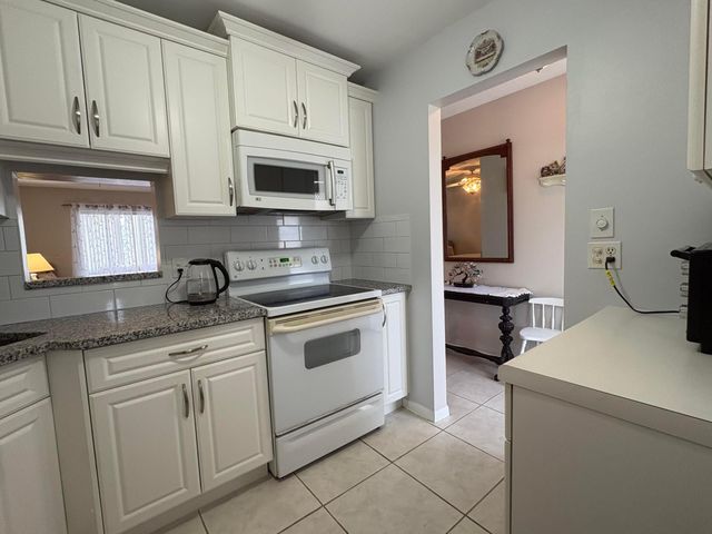 108 NE 20th Avenue NE 206, Boynton Beach, FL 33435