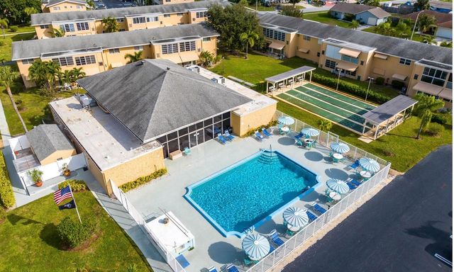 108 NE 20th Avenue NE 206, Boynton Beach, FL 33435