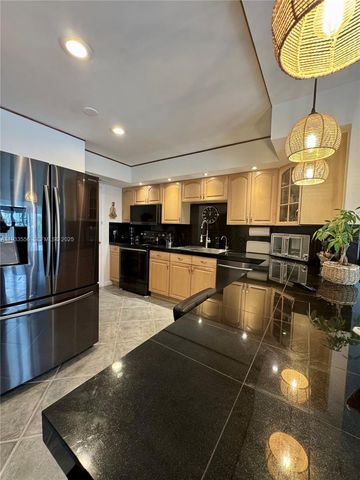 200 Diplomat Pkwy 530, Hallandale Beach, FL 33009