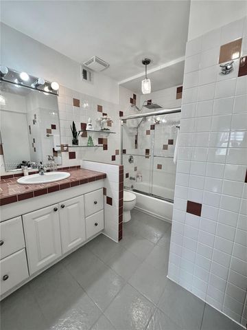 200 Diplomat Pkwy 530, Hallandale Beach, FL 33009