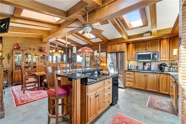 1789 Hastings Mill Rd, Upper St Clair, PA 15241