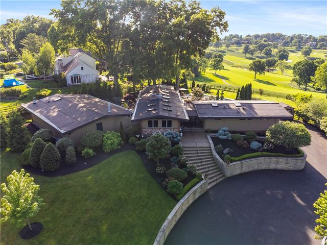 1789 Hastings Mill Rd, Upper St Clair, PA 15241