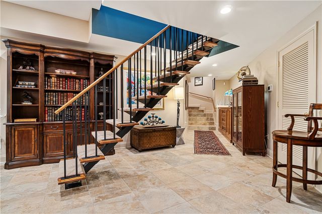 1789 Hastings Mill Rd, Upper St Clair, PA 15241