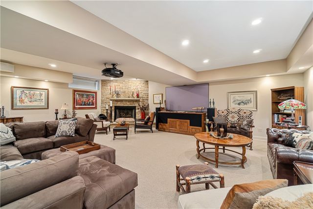 1789 Hastings Mill Rd, Upper St Clair, PA 15241