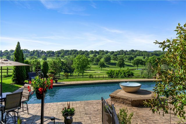 1789 Hastings Mill Rd, Upper St Clair, PA 15241