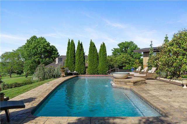 1789 Hastings Mill Rd, Upper St Clair, PA 15241