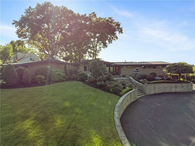 1789 Hastings Mill Rd, Upper St Clair, PA 15241