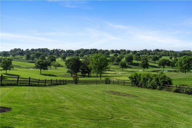 1789 Hastings Mill Rd, Upper St Clair, PA 15241