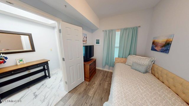 2228 Beach Drive, 1305, Gulfport, MS 39507